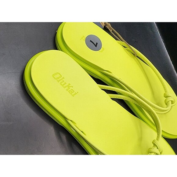 NWT OLUKAI Women's Aka Sandals, Citron, Size 7 Summer Bright Vacation - Picture 4 of 6